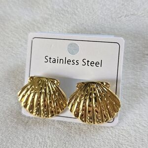 Oceanus▪️Gold Shell Stud Earrings